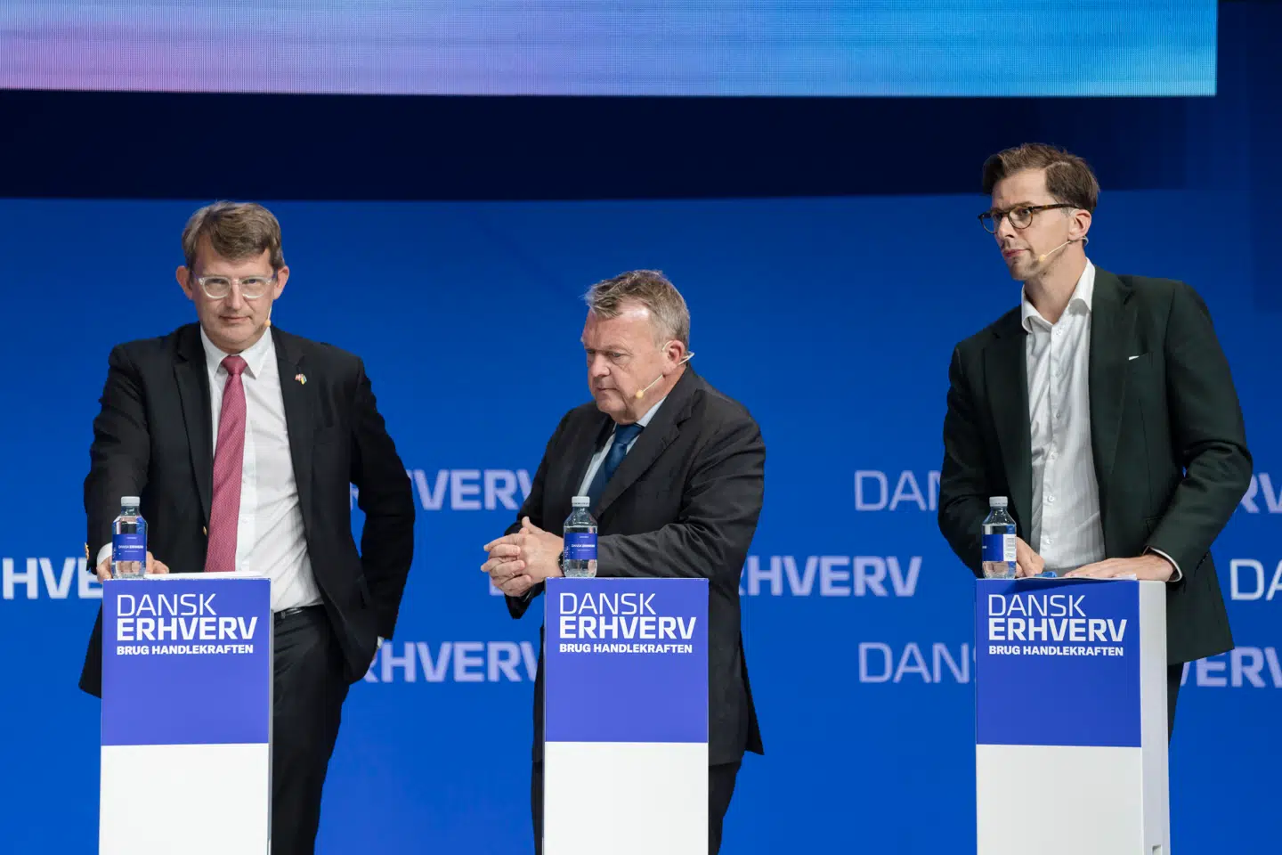 Lyt ikke til Bosse, Pind og Krasnik: Selvfølgelig må liberale være systemkritiske, lyder det i denne kronik. Her ses Troels Lund Poulsen (V), Lars Løkke Rasmussen (M) og Alex Vanopslagh (LA). Foto: Thomas Traasdahl/Ritzau Scanpix