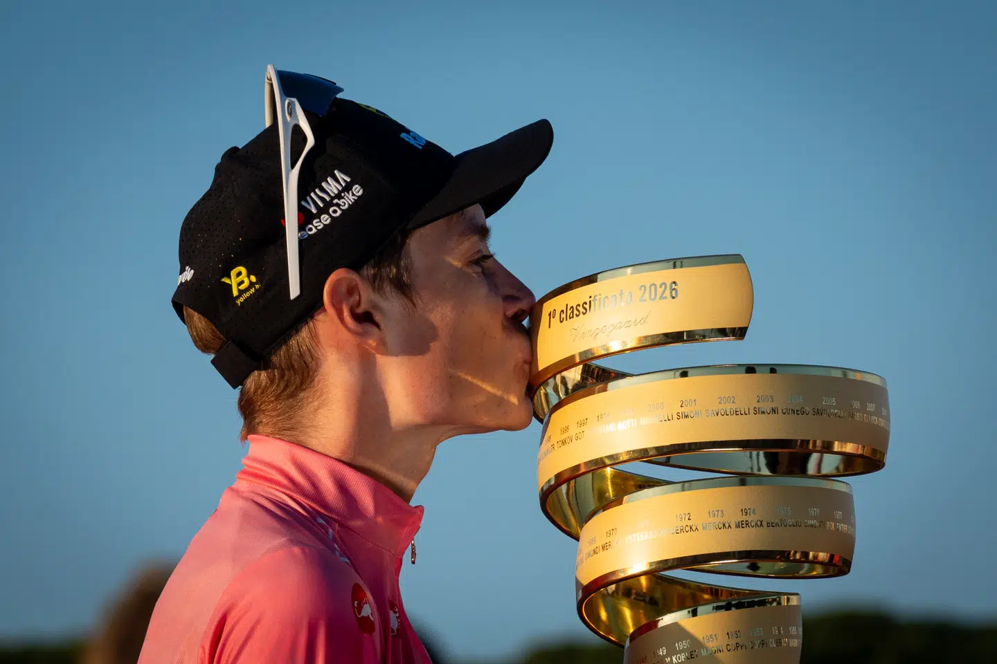 Jonas Vingegaard kunne fejre fem etapesejre og den samlede sejr i 109. udgave af Giro d'Italia. Om godt en måned stiller han til start i Tour de France.