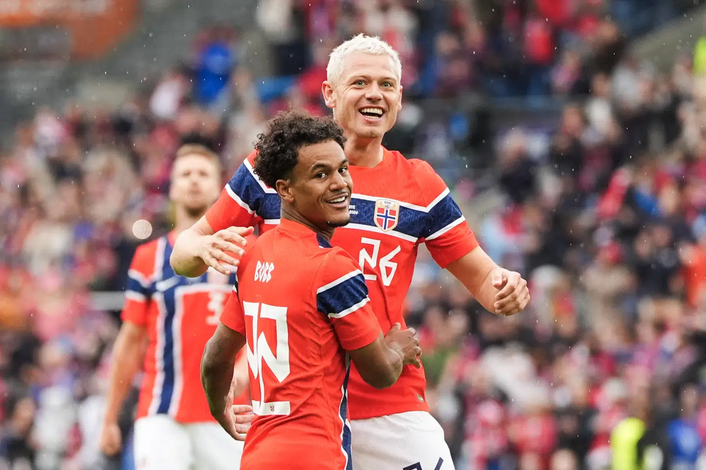 Antonio Nusa og Julian Ryerson var blandt de farligste for Norge mandag aften.