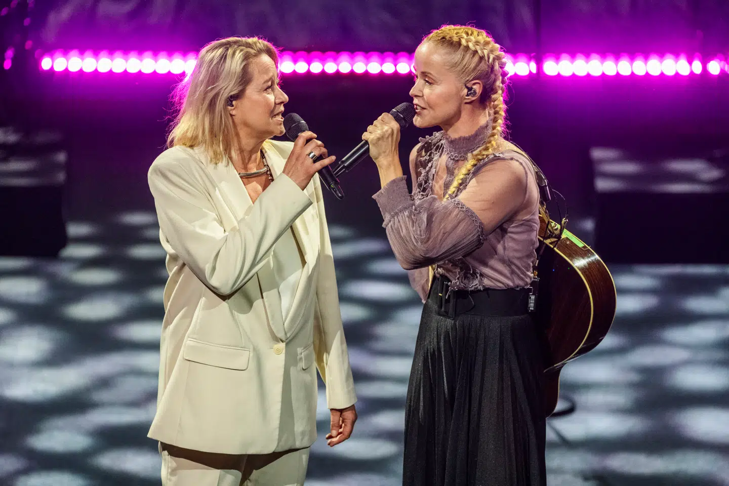 Trine Dyrholm optrådte i 2024 sammen med Tina Dickow, da Kongeparret fejrede 20 års jubilæet for den daværende 'Kronprinsparrets priser'.