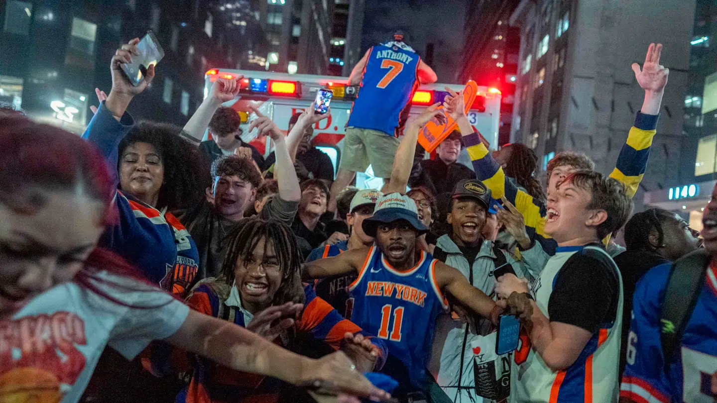 Fans tog til gaderne efter New York Knicks kvalificerede sig til finalerne