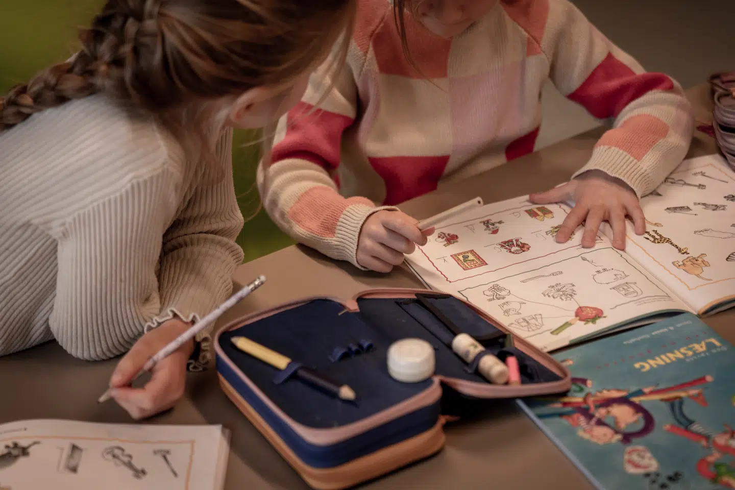 Uden tillid mellem forældre, lærere og skoleledelse bliver det sværere at skabe trivsel og læring, skriver Jakob Næsager (K), børne- og ungdomsborgmester i København, og Thomas Medom (SF), rådmand for Børn og Unge i Aarhus.