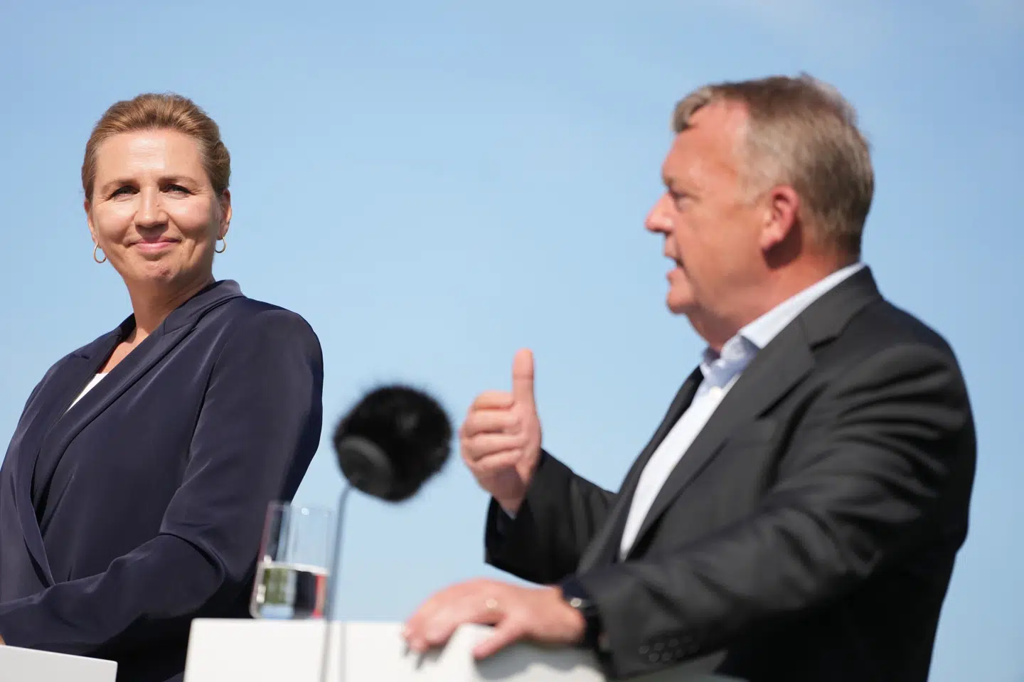 Mette Frederiksen (S) og Lars Løkke Rasmussen (M) præsenterer regeringsgrundlaget for en ny regering i Danmark.