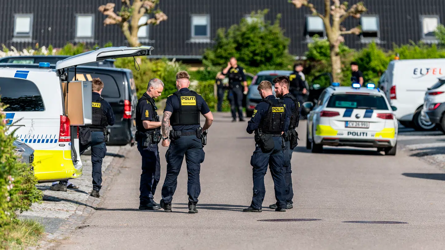 Politi på Boserupvej i Humlebæk.