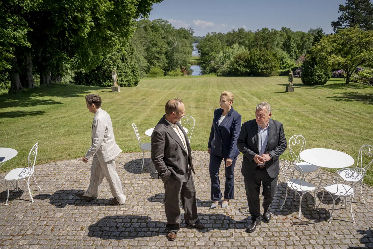 Mette Frederiksen (S), Pia Olsen Dyhr (SF), Martin Lidegaard (R) og Lars Løkke Rasmussen (M) har tirsdag præsenteret regeringsgrundlaget for den kommende regering.