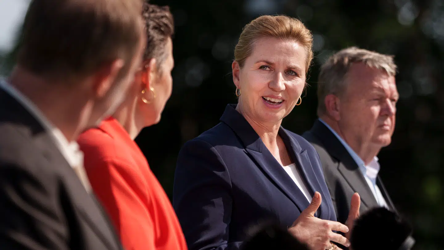 B.T.s samfundskommentator skyder hård til det regeringsgrundlag Mette Frederiksen (S), Pia Olsen Dyhr (SF), Lars Løkke Rasmussen (M) og Martin Lidegaard (RV) tirsdag har præsenteret.