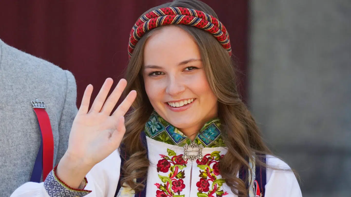 Princess Ingrid Alexandra er netop landet i Norge for at være tæt på sin syge mor.