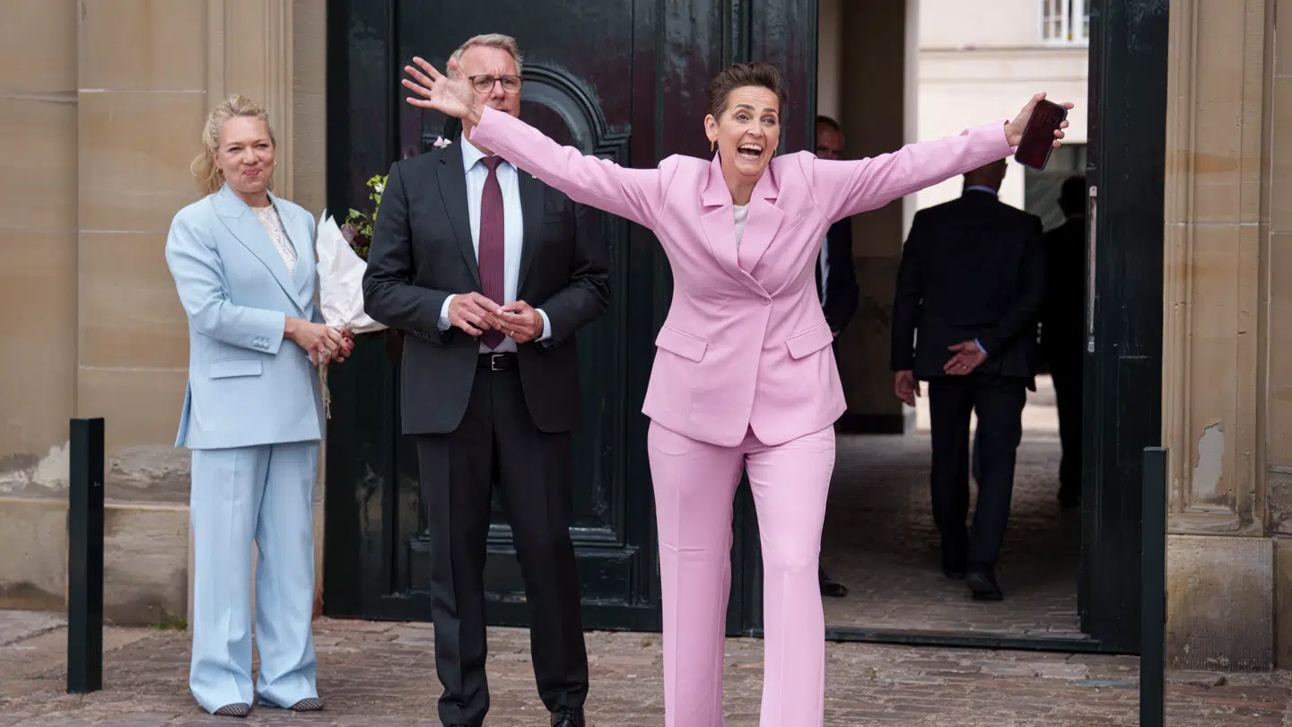 På billedet ses den nye udlændingeminister Morten Bødskov (S) sammen med SFs Pia Olsen Dyhr og Lisbeth Bech-Nielsen ved præsentationen på Amalienborg.