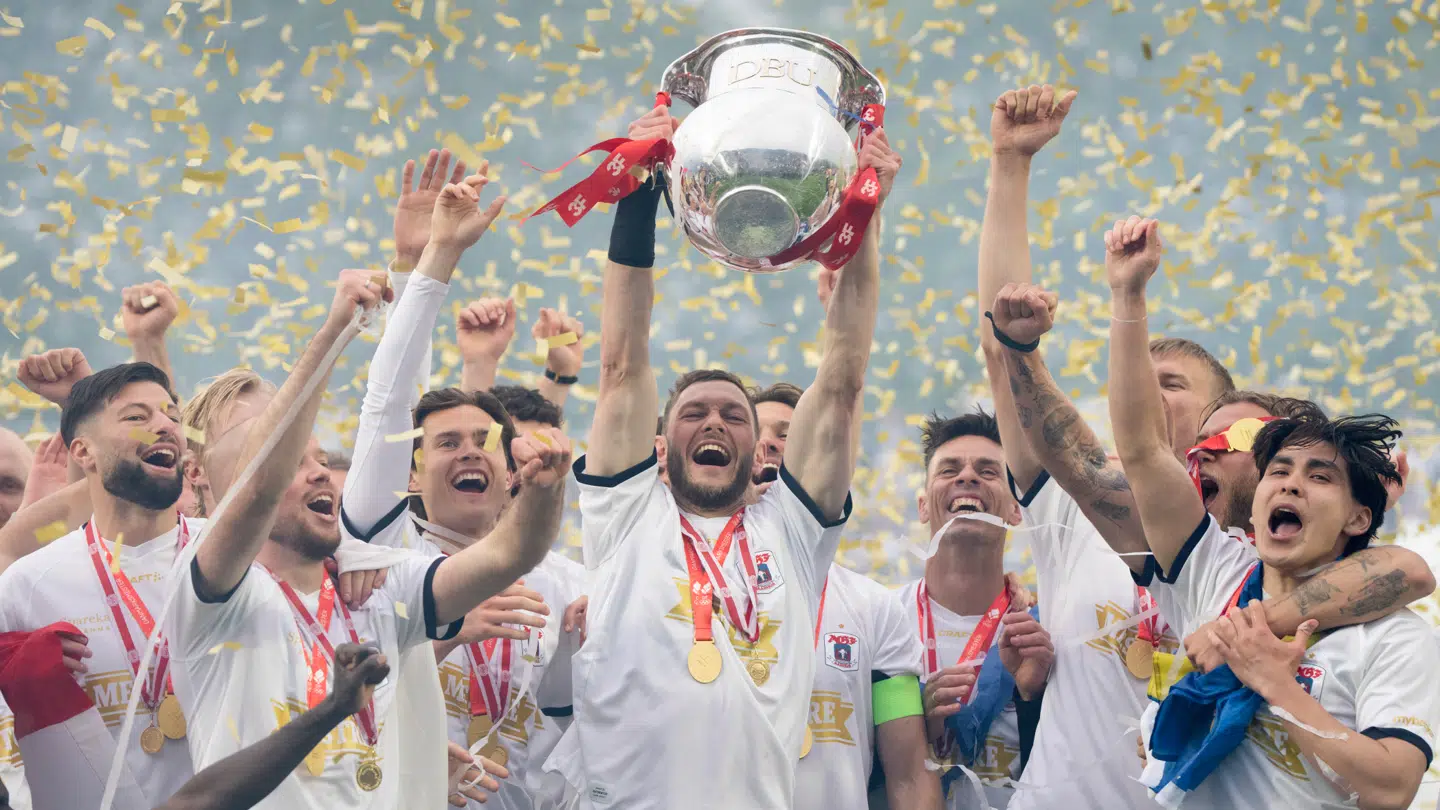 36-årige Dalsgaard nåede forbi AaB, Zulte Waregem, Brentford, FC Midtjylland og AGF i løbet af sin karriere.