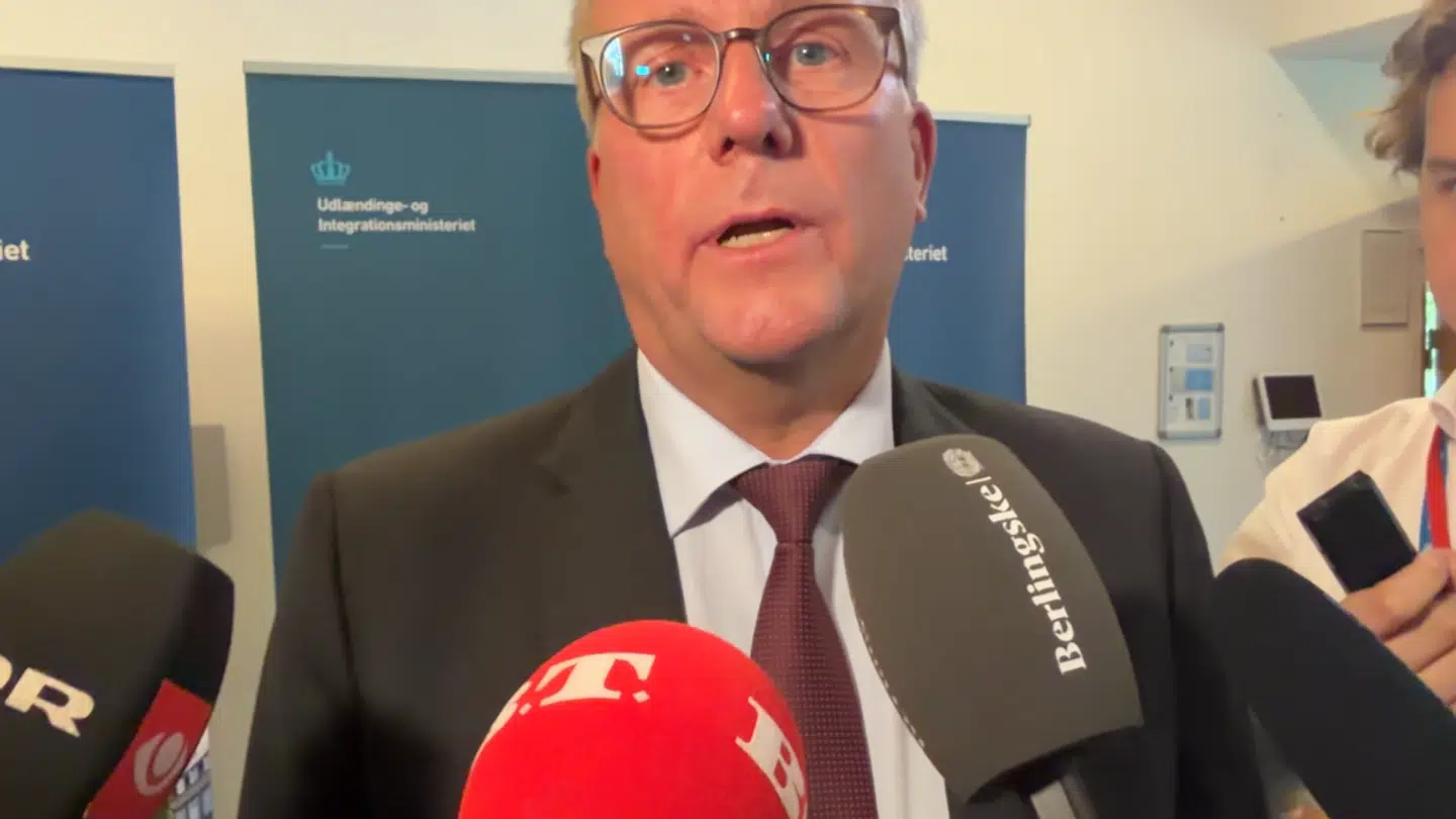 Morten Bødskov (S) er ny på posten som udlændinge- og integrationsminister. Han forsvarer sig nu over for DFs kritik