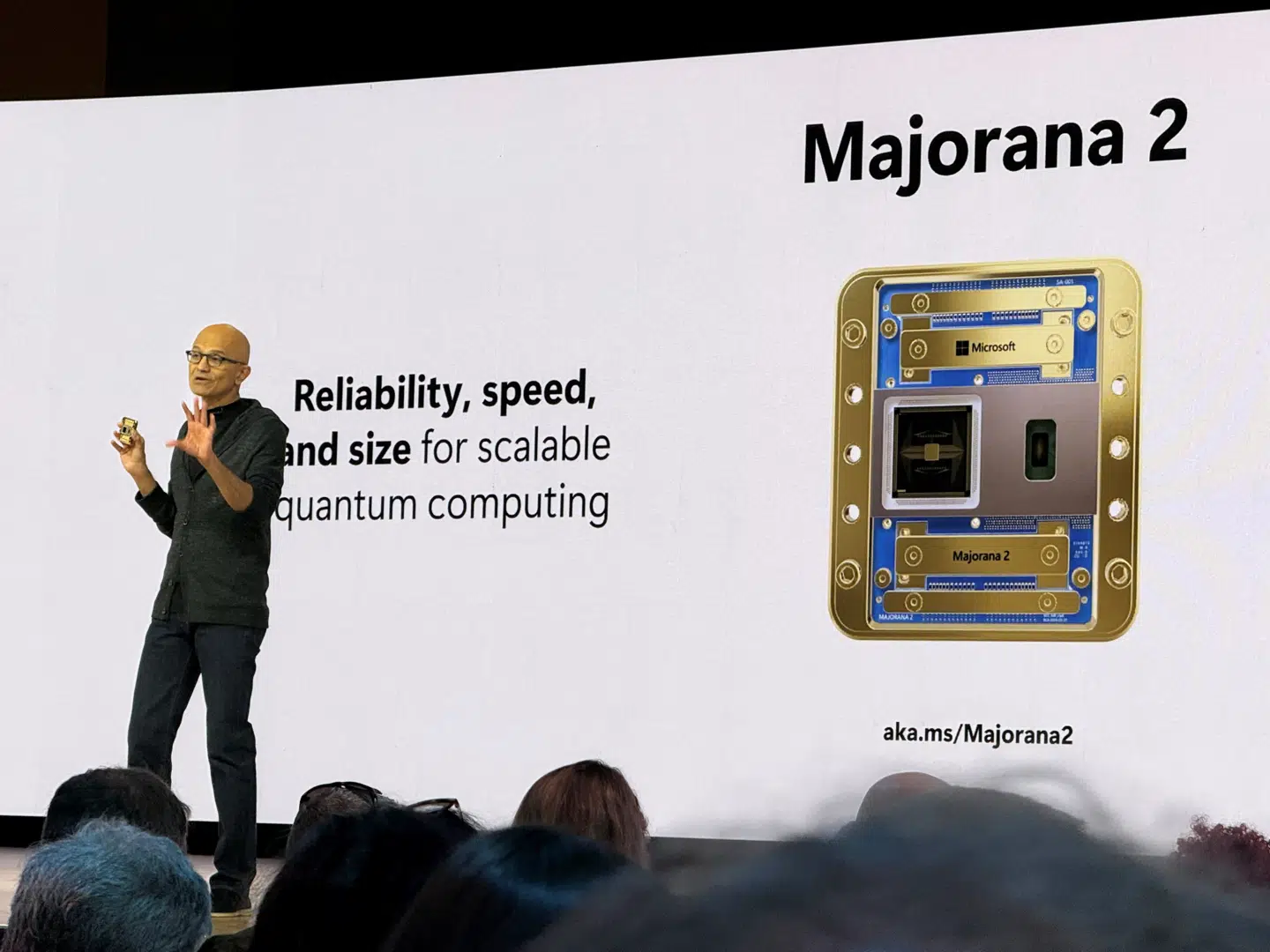 I går gik vicedirektør i Microsoft Quantum, Zulfi Alam, på scenen i San Francisco og hævdede, at teknologigiganten har nået et gennembrud inden for kvantecomputerteknologi.