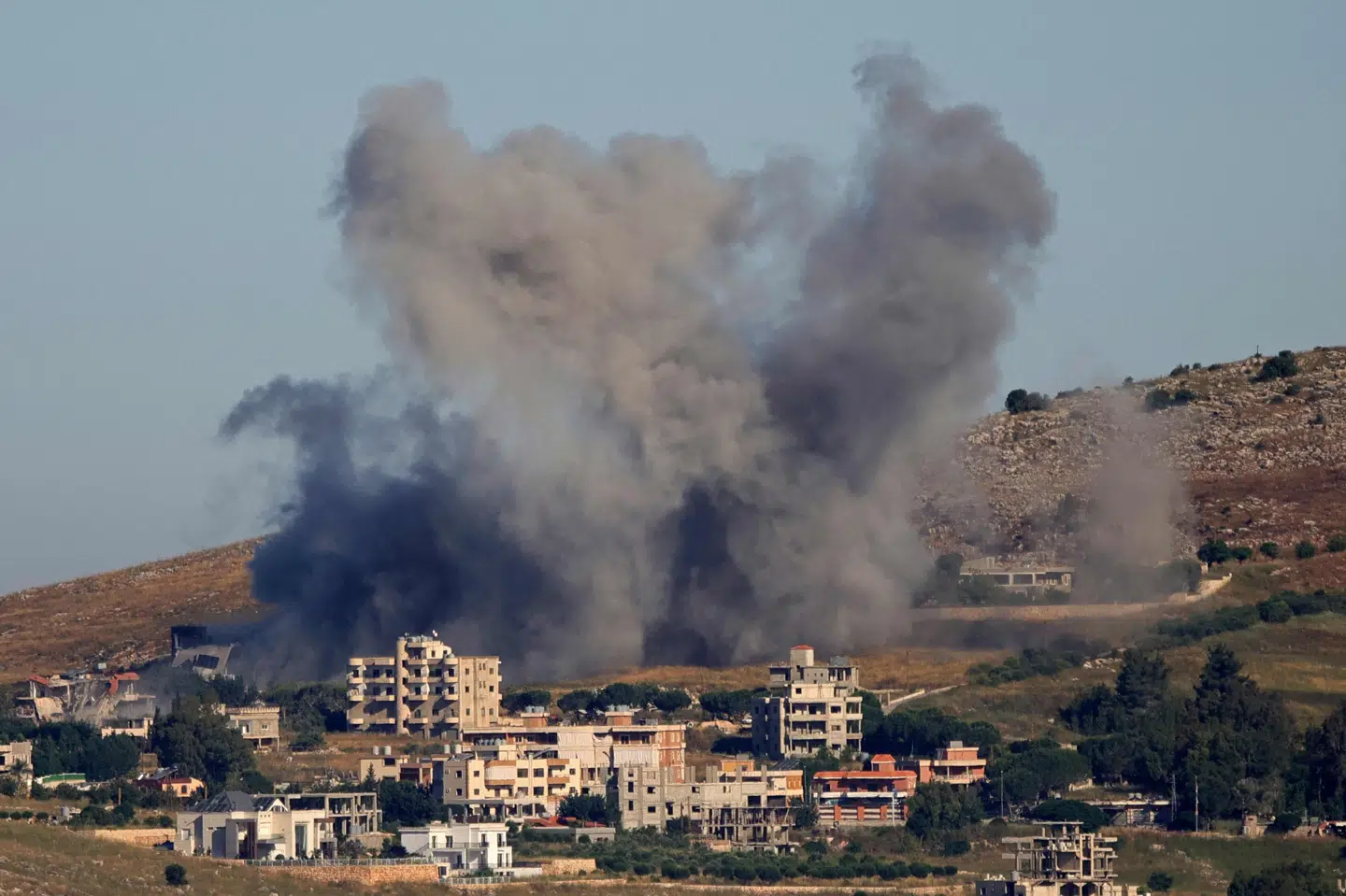 Røg stiger op fra området Marjayoun i det sydlige Libanon under fortsatte israelske angreb.