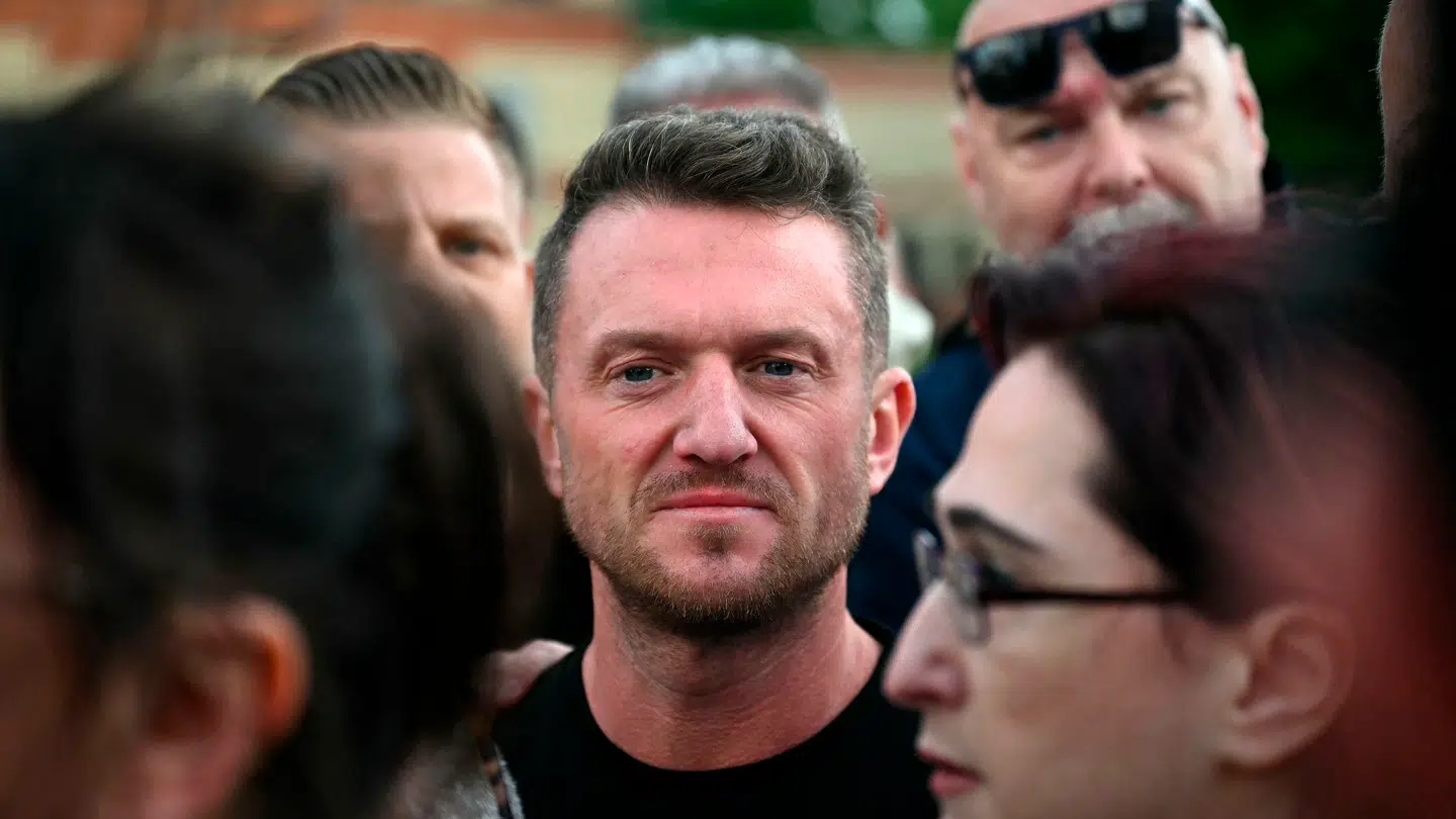 Den kendte højrefløjsaktivist Tommy Robinson deltog også i demonstrationen.
