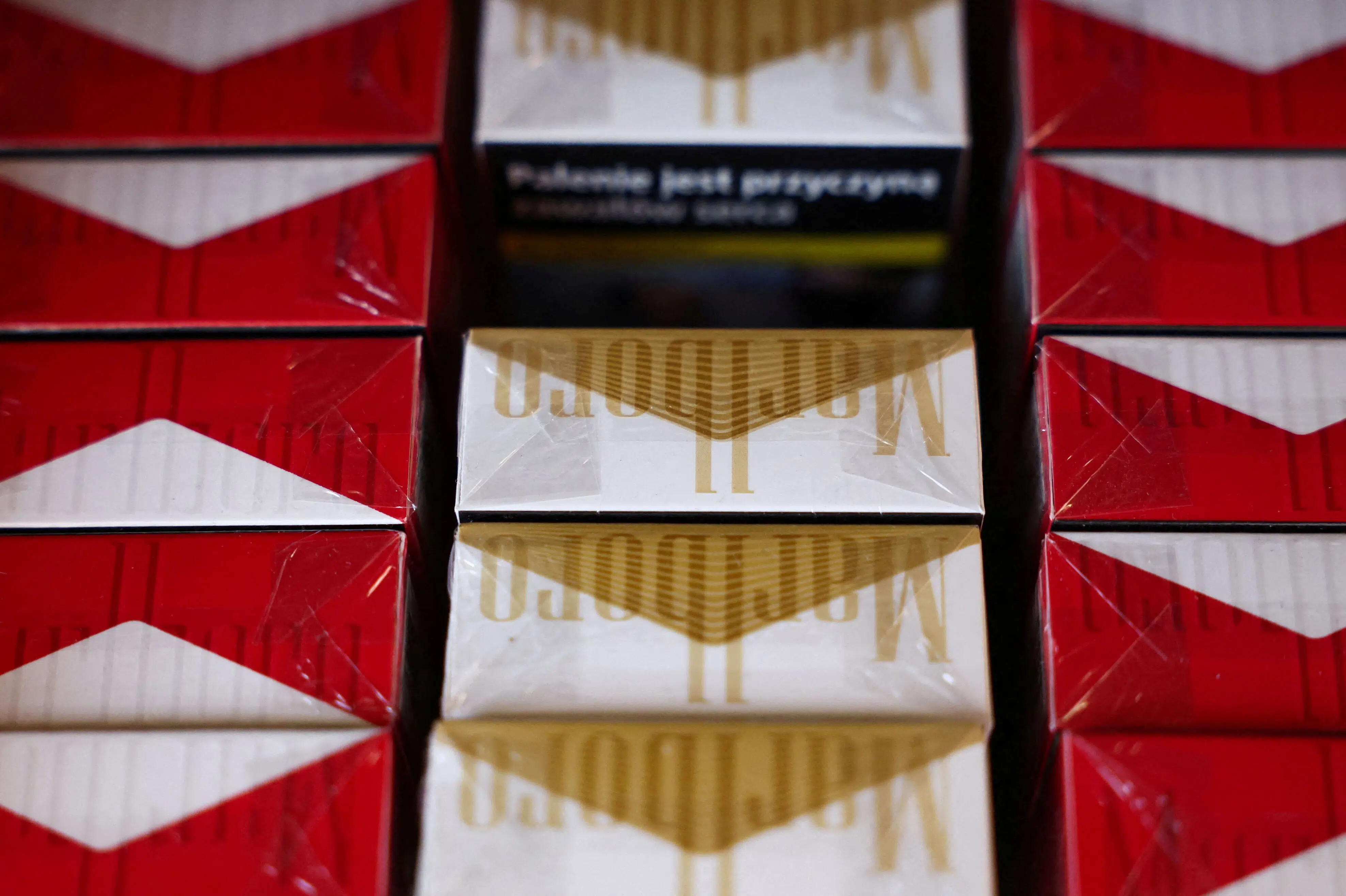 Tiltale: 216 millioner kopicigaretter blev fremstillet i landsby