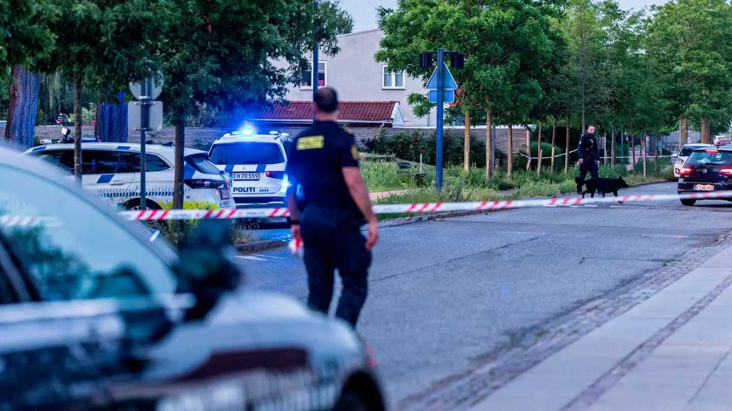 Politiet var onsdag aften til stede ved Islev Skole, hvor et område er var afspærret.