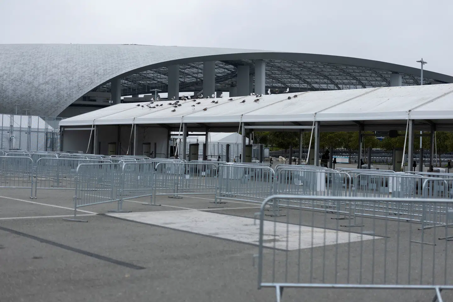Der er allerede sat hegn op til at styre sikkerheden og infrastrukturen ved Sofi Stadium i Los Angeles forud for VM i fodbold. Den californiske storby er OL-vært om to år, og de OL-ansvarlige vil lære meget af VM-slutrunden.
