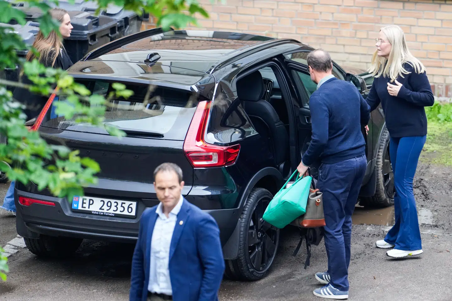 Kronprinsesse Mette-Marit var torsdag på Rikshospitalet. Også prinsesse Ingrid Alexandra og kronprins Haakon var med.
