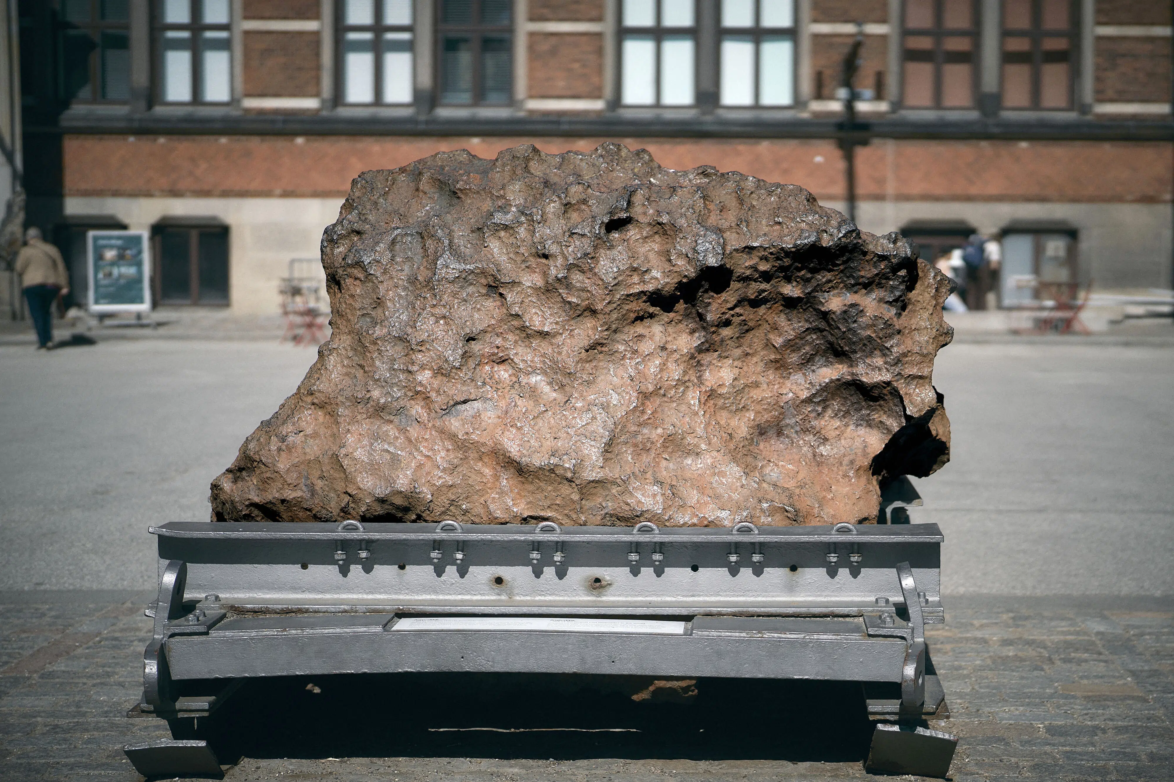 Greenlandic parliament backs return of Agpalilik meteorite