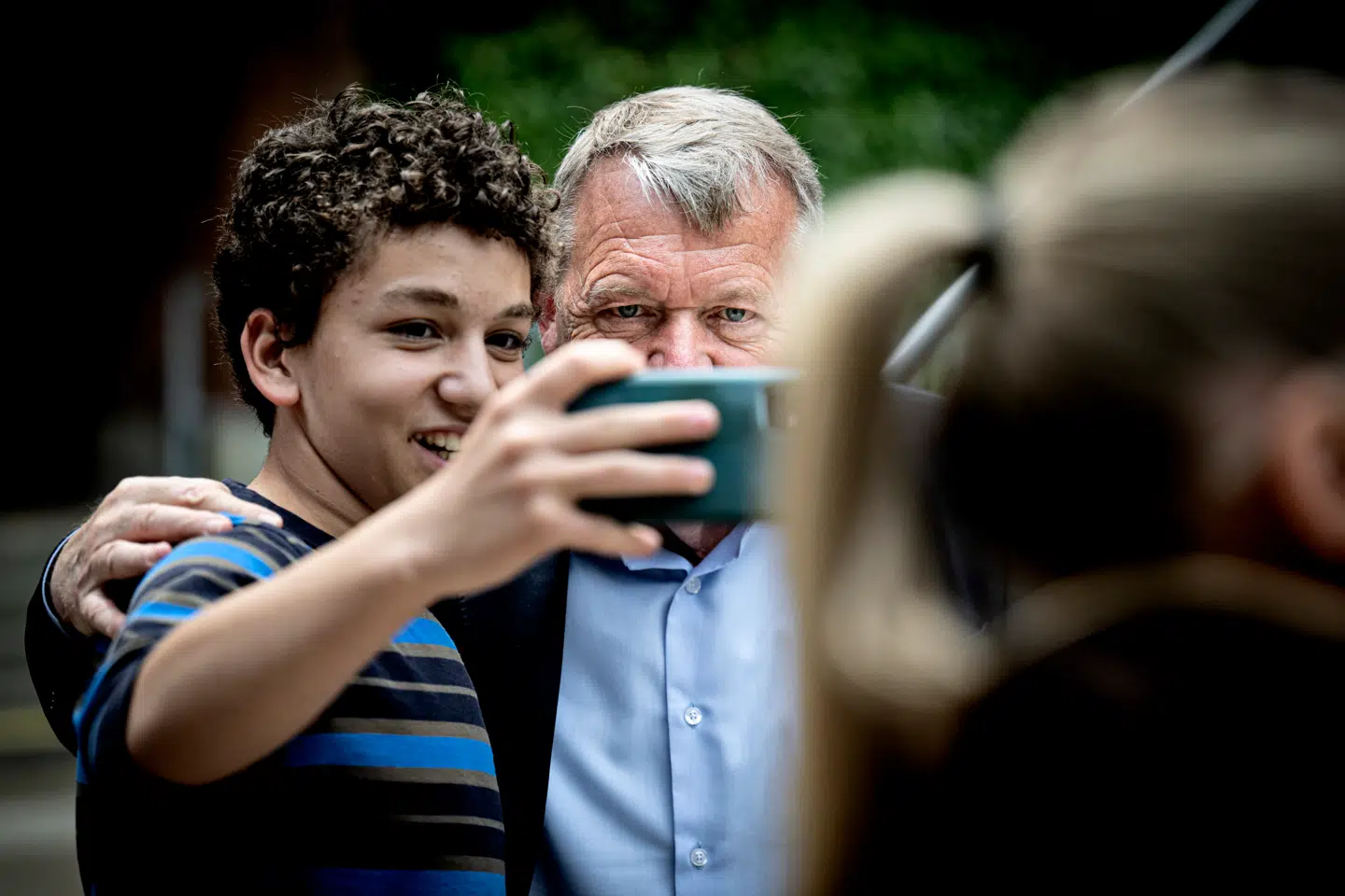 Lars Løkke Rasmussen har tilsyneladende noget med grundlovsdag. Han stiftede Moderaterne grundlovsdag, men han udskrev også engang valg til afholdelse grundlovsdag. Under regeringsforhandlingerne kunne man næsten få den tanke, at han trak tingene i langdrag, så regeringen kunne blive præsenteret grundlovsdag.