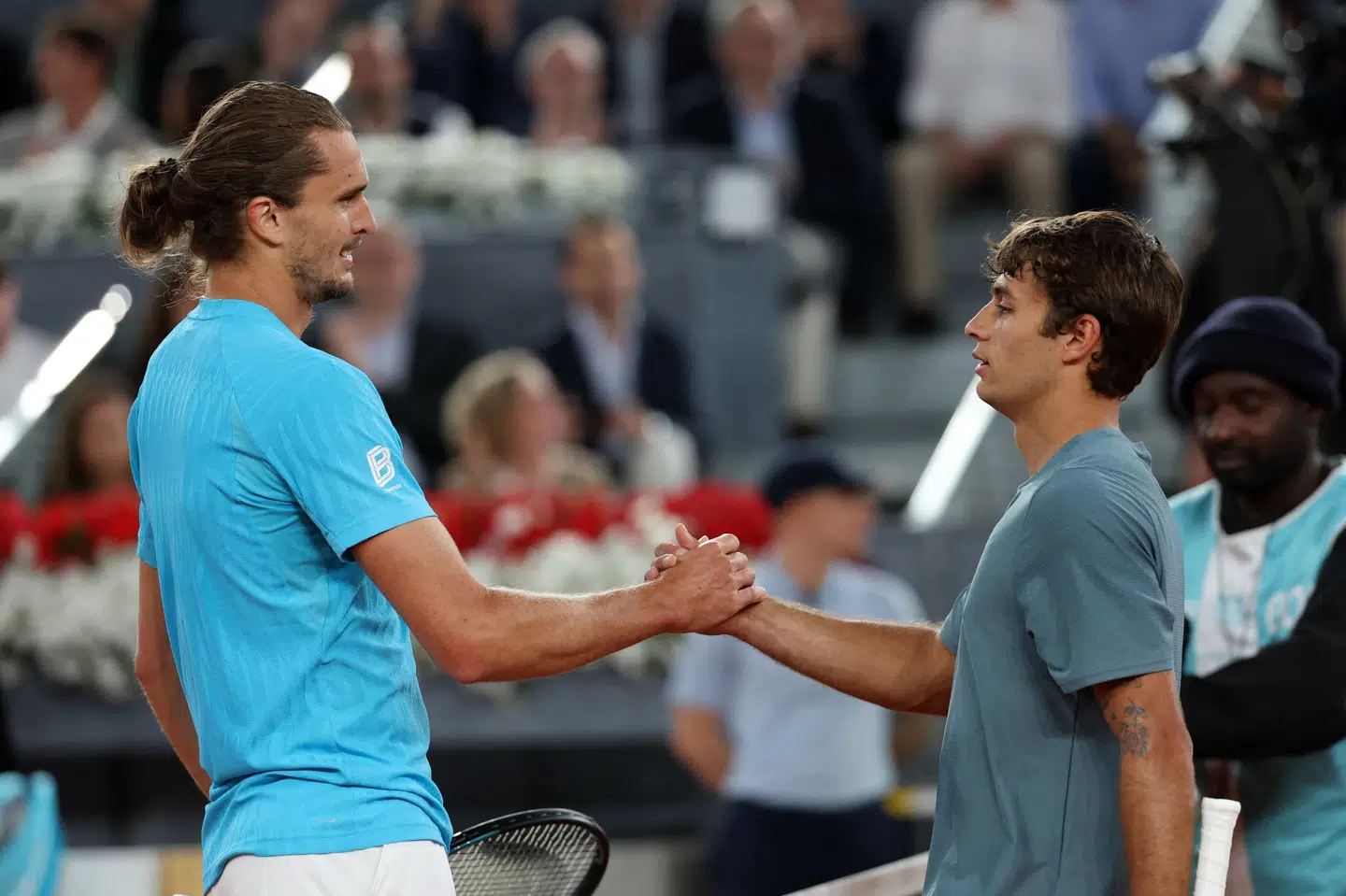 Alexander Zverev og Flavio Cobolli efter deres seneste møde i Madrid. Søndag står de to venner over for hinanden i French Open-finalen. (Arkivfoto).