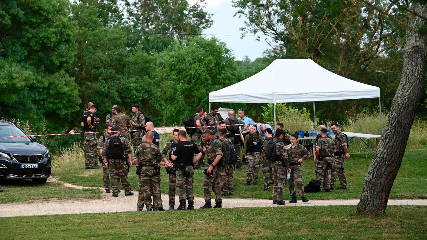Fansk politi og militær ledte med lys og lygte efter 11-årige Lyhanna Bertrand i Fleurance i Frankrig. Torsdag blev hun fundet død.
