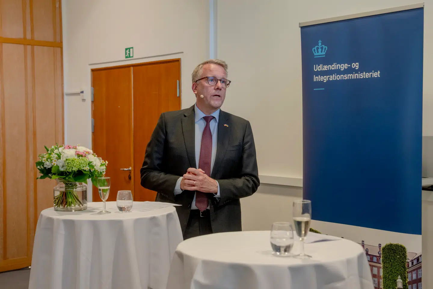 Udlændinge- og integrationsminister Morten Bødskov (S) har sagt, at regeringen skal føre en stram udlændingepolitik, også når det gælder tildeling af statsborgerskaber.