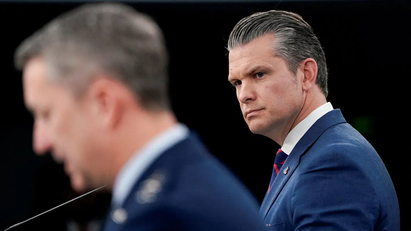 I forbindelse med årsdagen for D-dagen holdt Pete Hegseth tale i Normandiet i Frankrig lørdag.