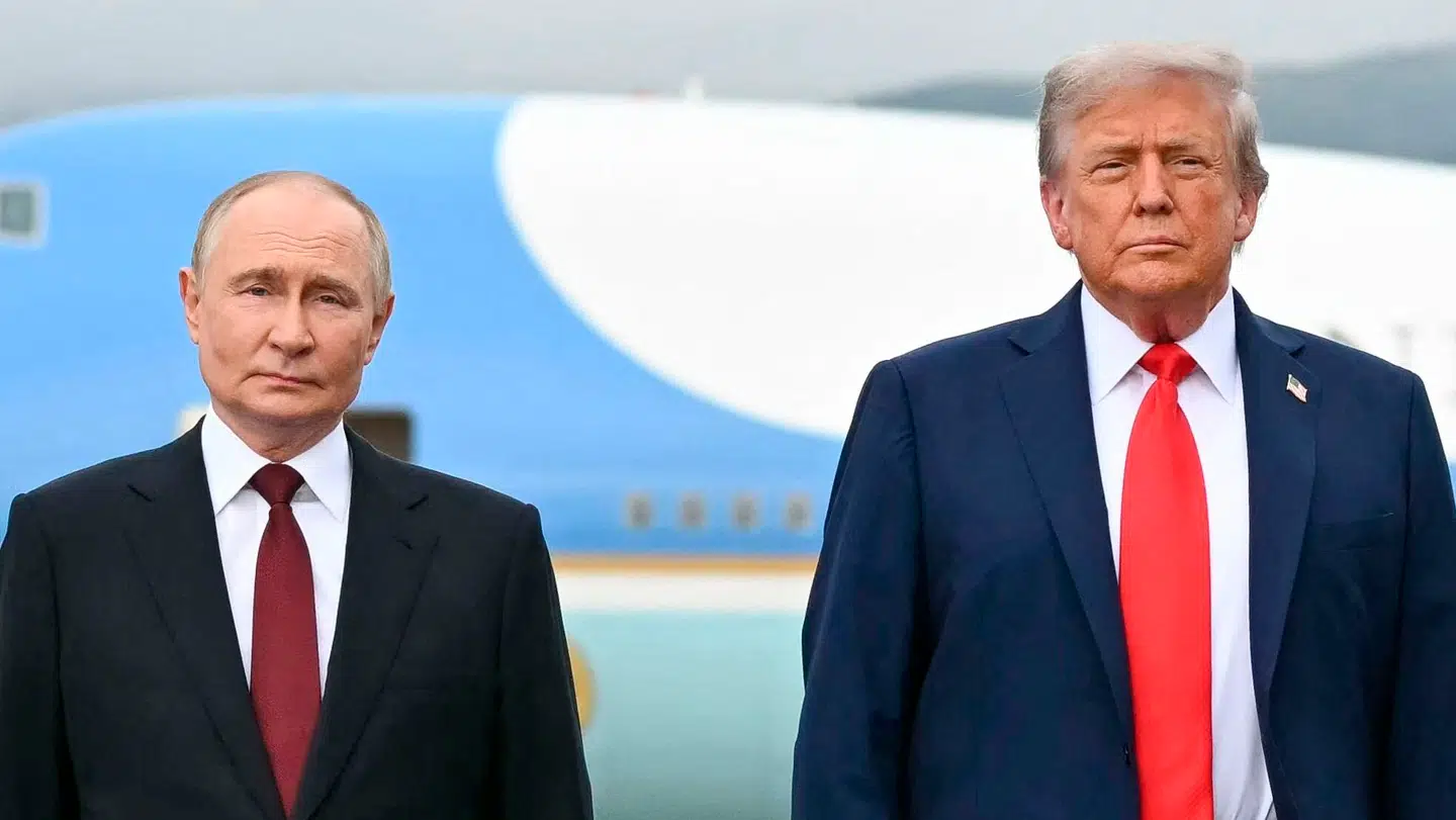 Ruslands præsident, Vladimir Putin, og USA’s præsident, Donald Trump, holder øje med dagens valg.