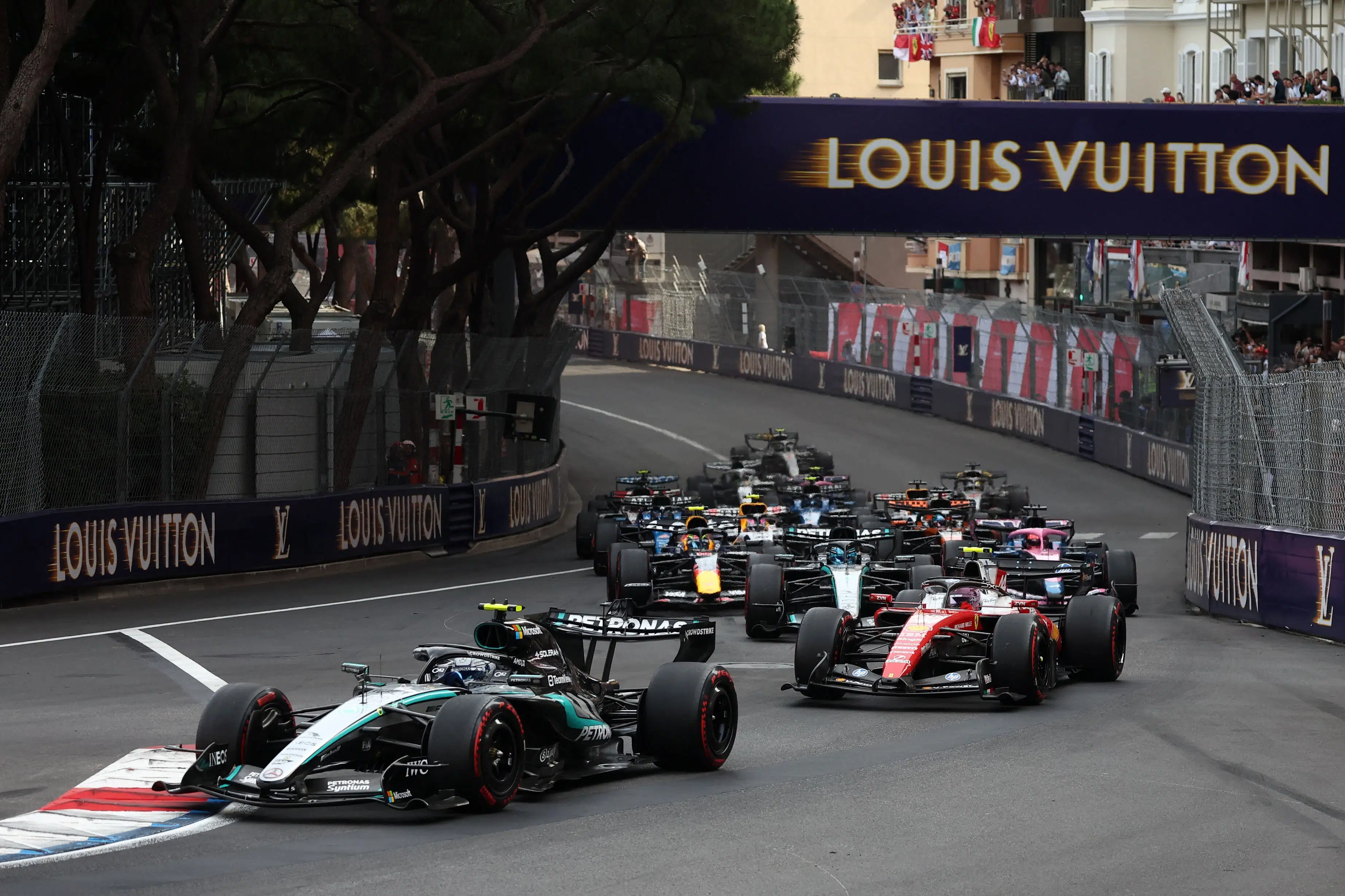 19-årig komet imponerer igen i dramatisk Monaco-grandprix
