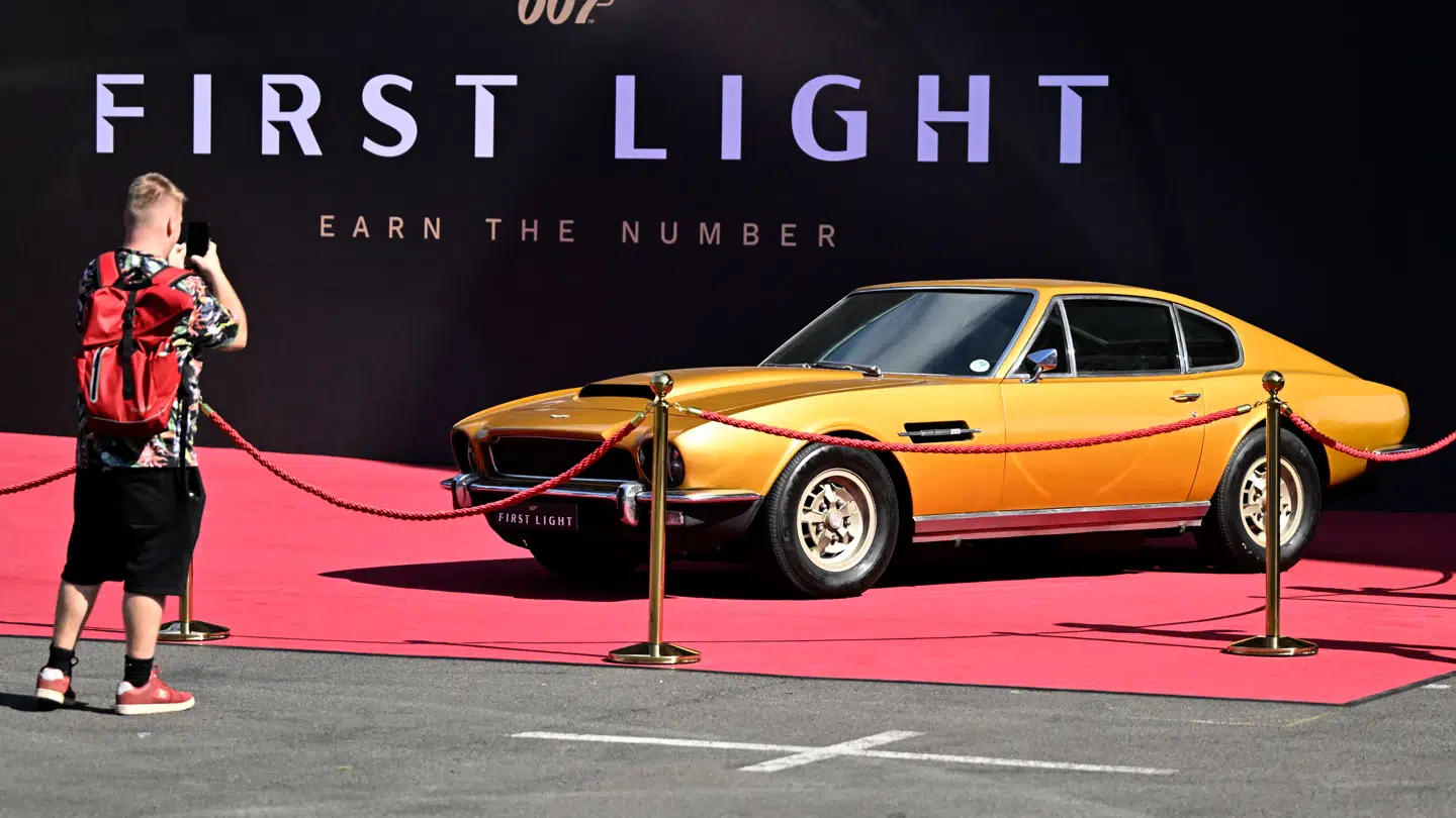 'James Bond First Light' er en succes over hele verden.