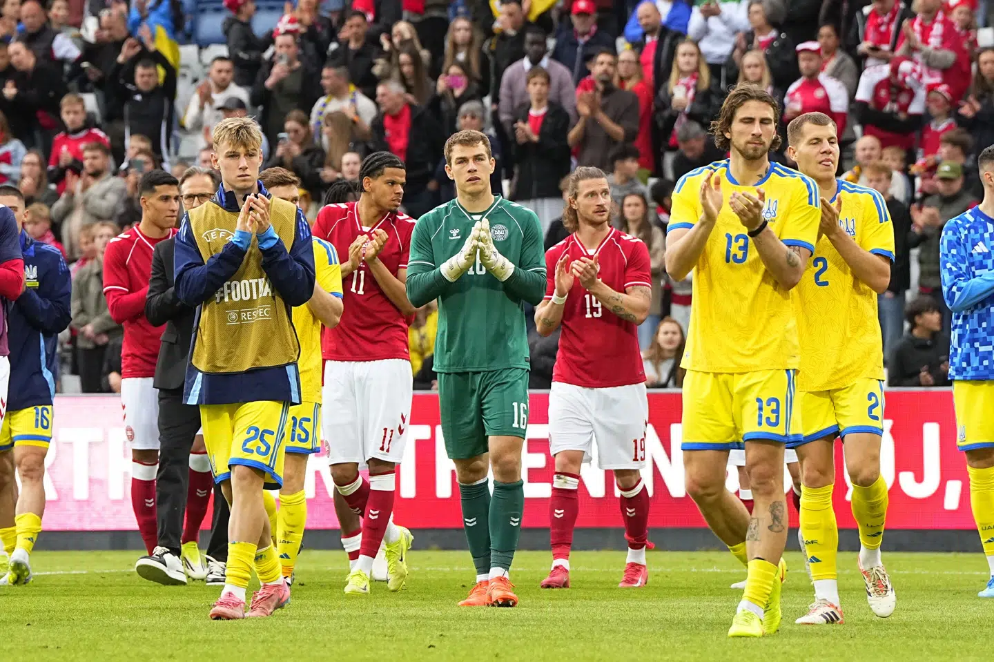 Danmarks kamp mod Ukraine blev stoppet efter Christian Eriksens ildebefindende.