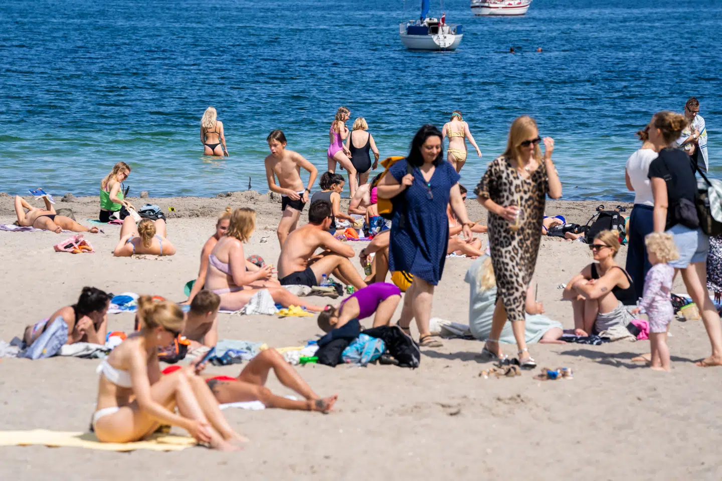 Sommerferien nærmer sig og dermed også den tid på året, hvor betalingskort bliver svinget i udlandet. Men der er meget stor forskel på gebyrerne ved at svinge kortene.