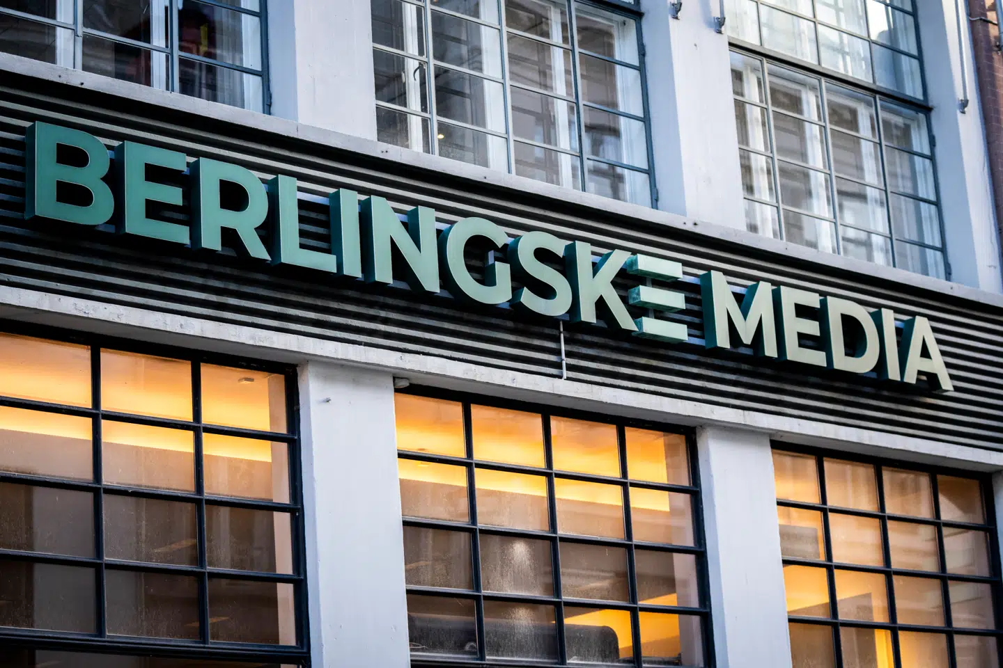 Både B.T. og Berlingske er medier under mediehuset Berlingske Media, som ejes af norske Amedia.