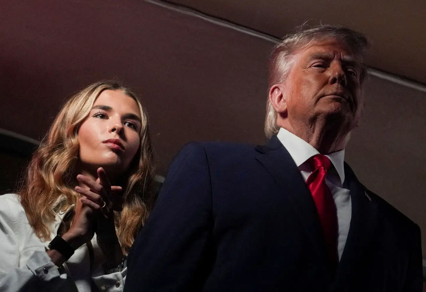 Barnebarnet Kai Trump var med til basketball.