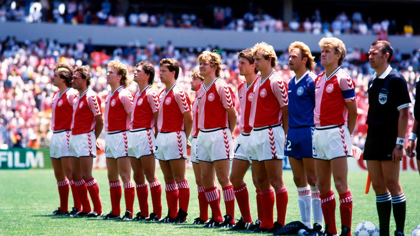 Den nålestribede danske fodboldtrøje fra 1986 regnes for en af de mest ikoniske.