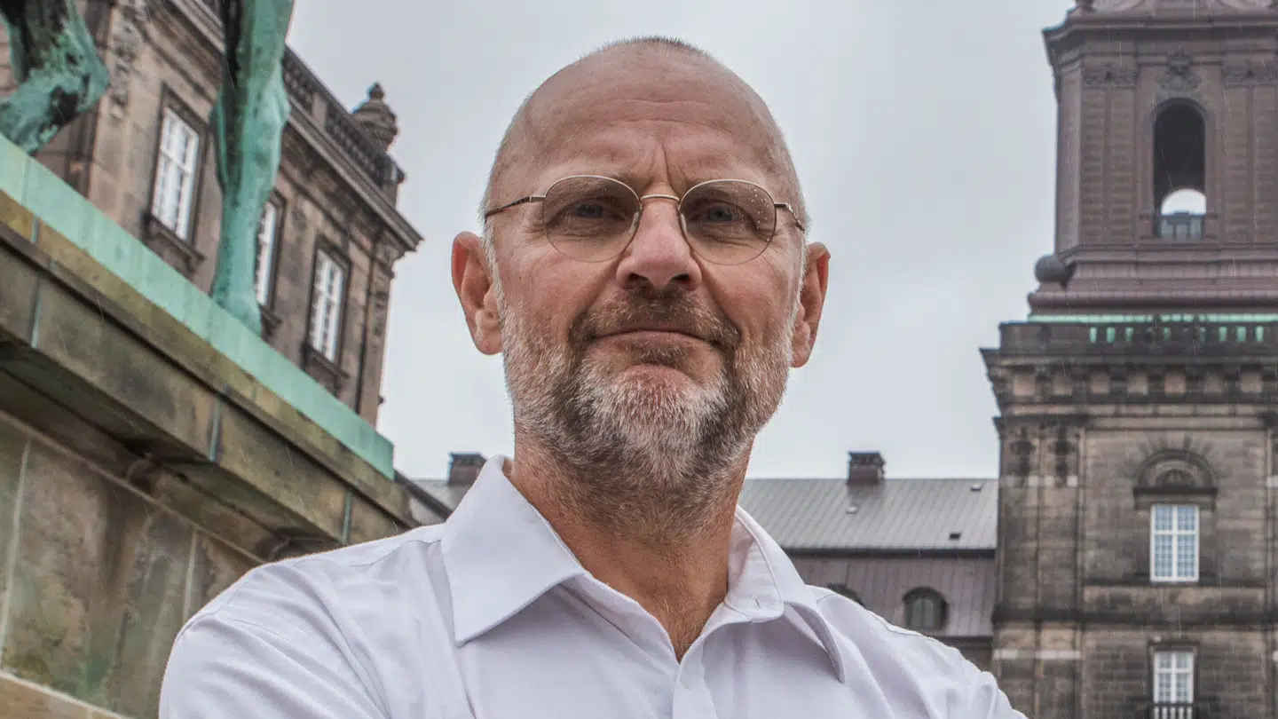Henrik Qvortrup vurderer, at kritikerne vil se ændringerne på ordførerposterne som en svækkelse af Socialdemokratiets hårde profil.