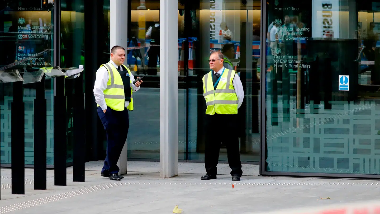Arkivfoto af vagter foran det britiske indenrigsministerium i London.