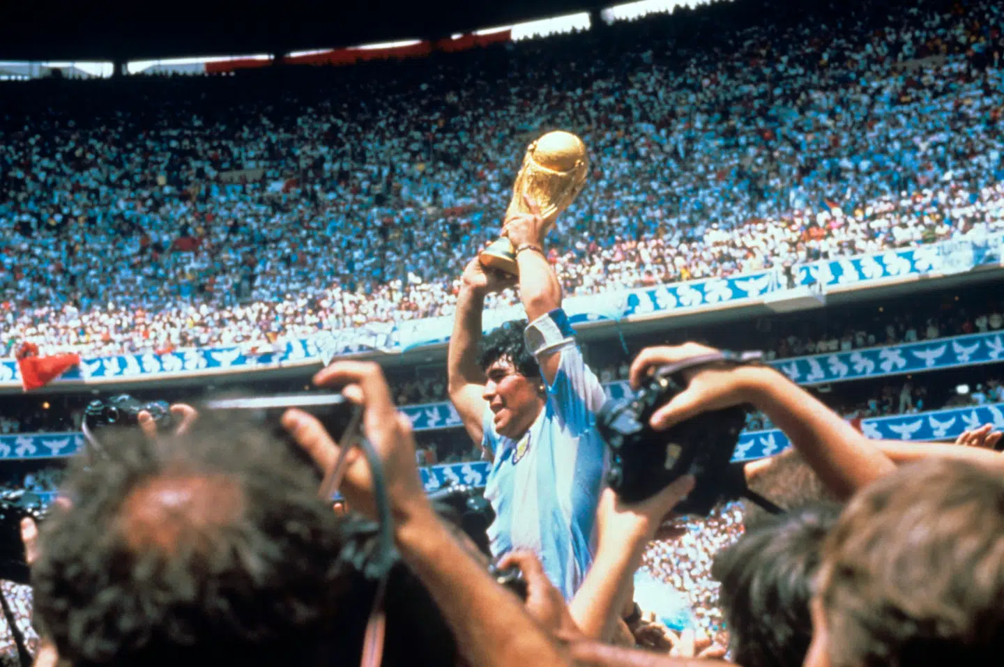 Diego Maradona løftede VM-trofæet i 1986 efter en af de største præstationer i turneringen nogensinde.