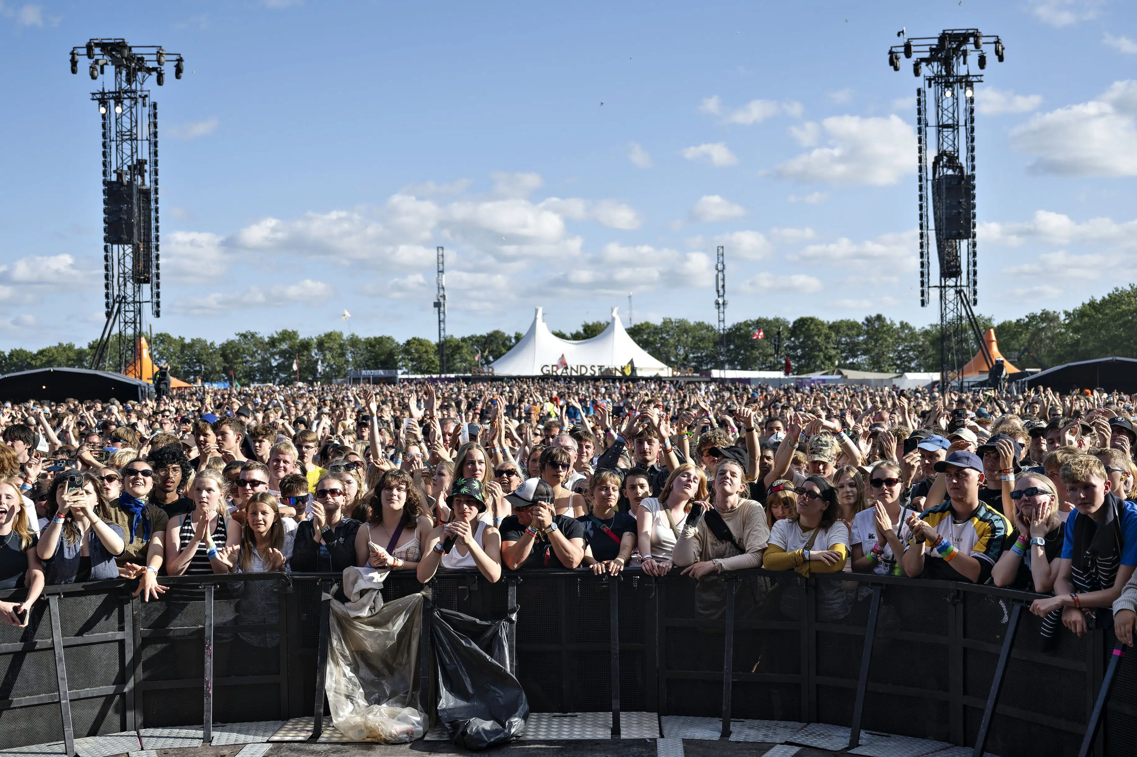 Roskilde Festival melder komplet udsolgt knap tre 
