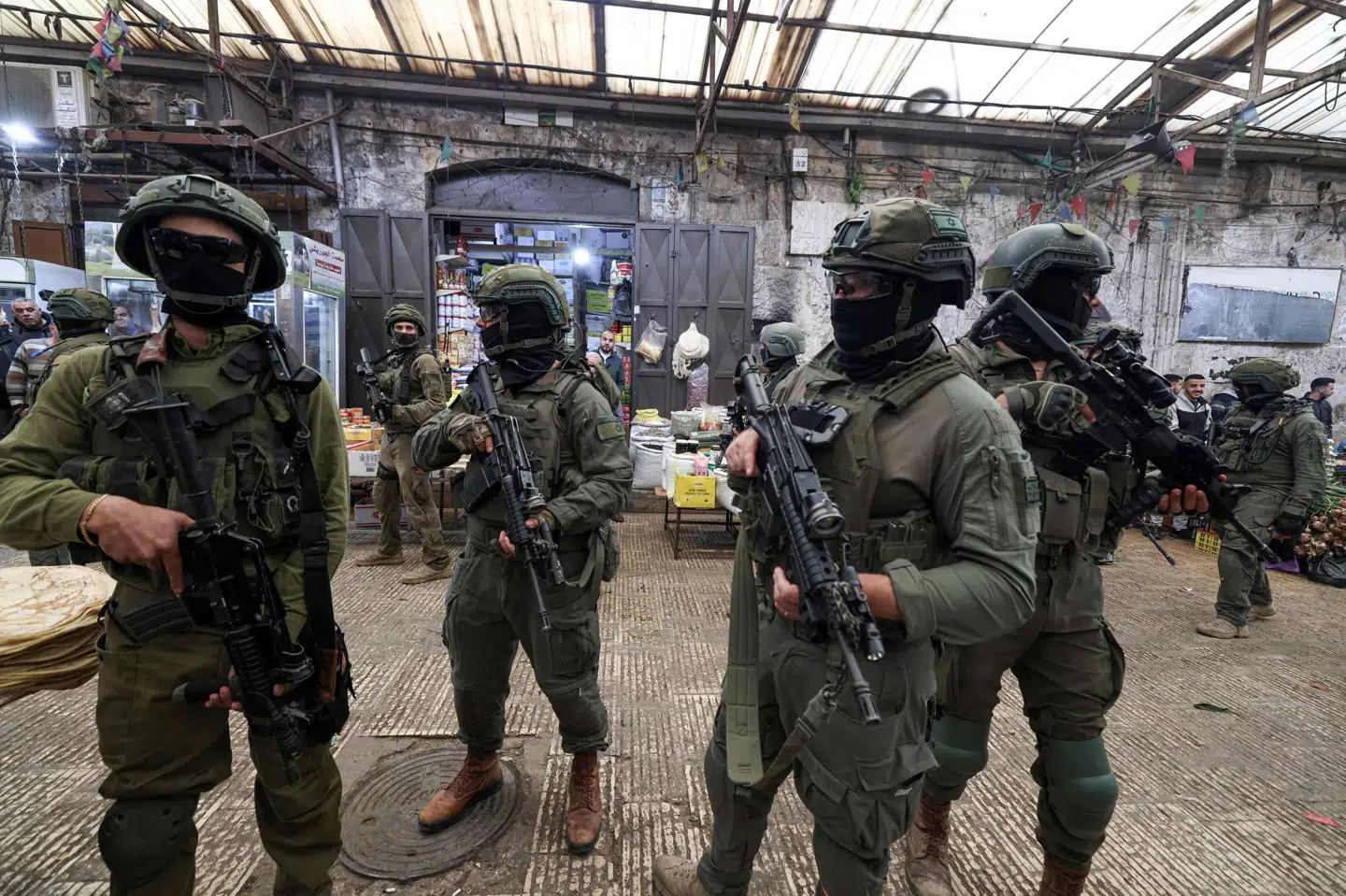 Israelske soldater patruljerer i Nablus på Vestbredden. (Arkivfoto).