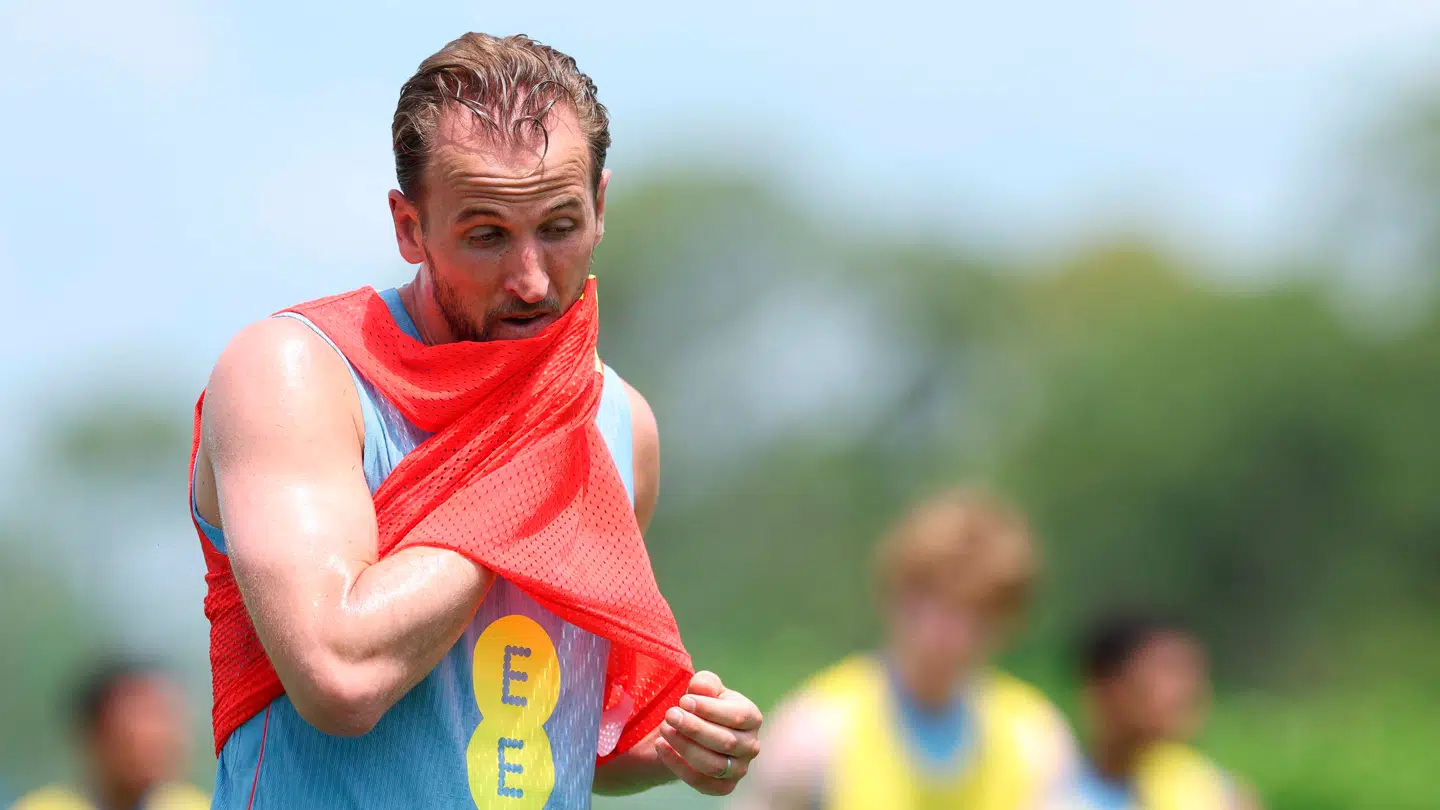Harry Kane og resten af det engelske landshold smelter i varmen.