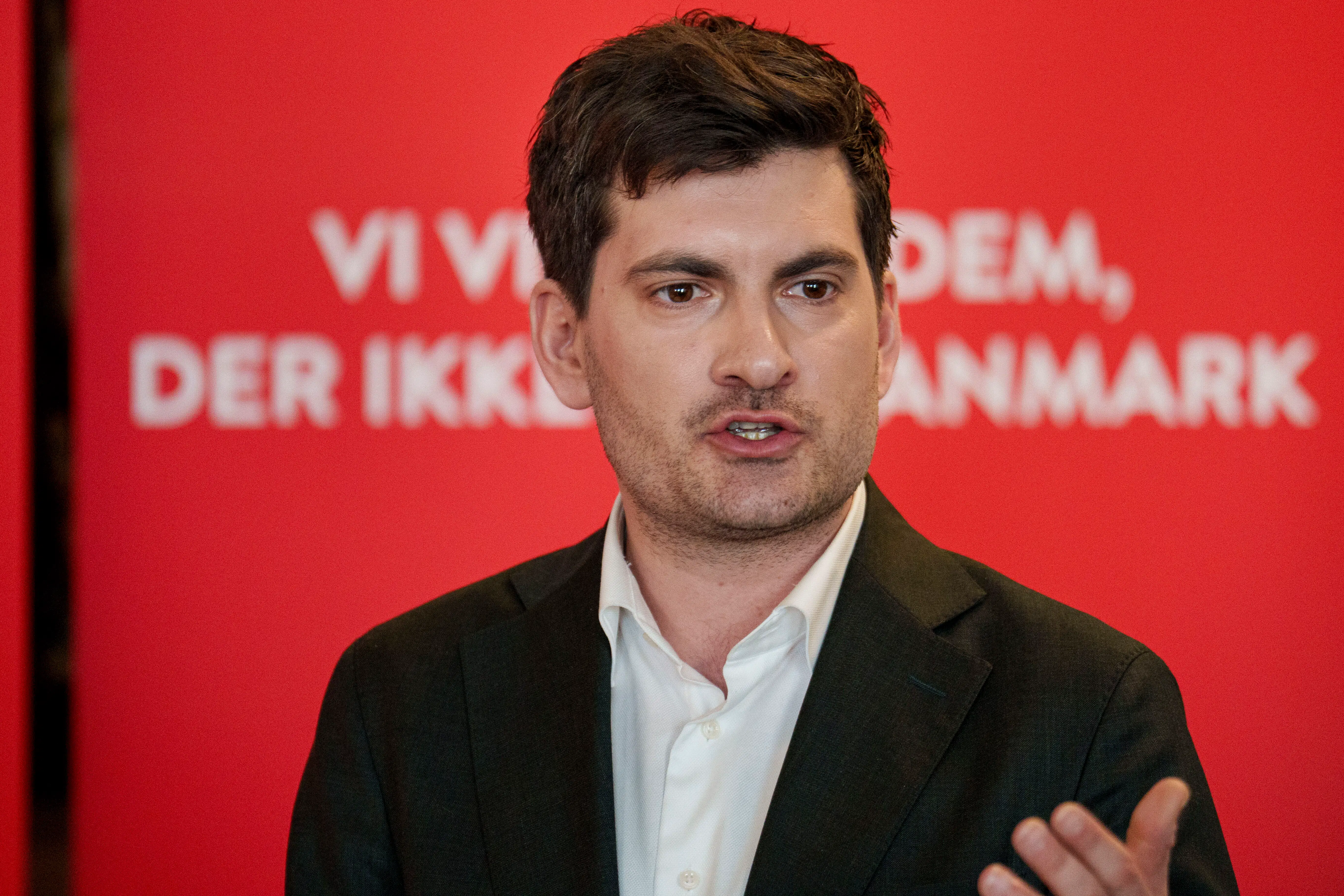 Joachim B. Olsen udfritter Frederik Vad efter poli