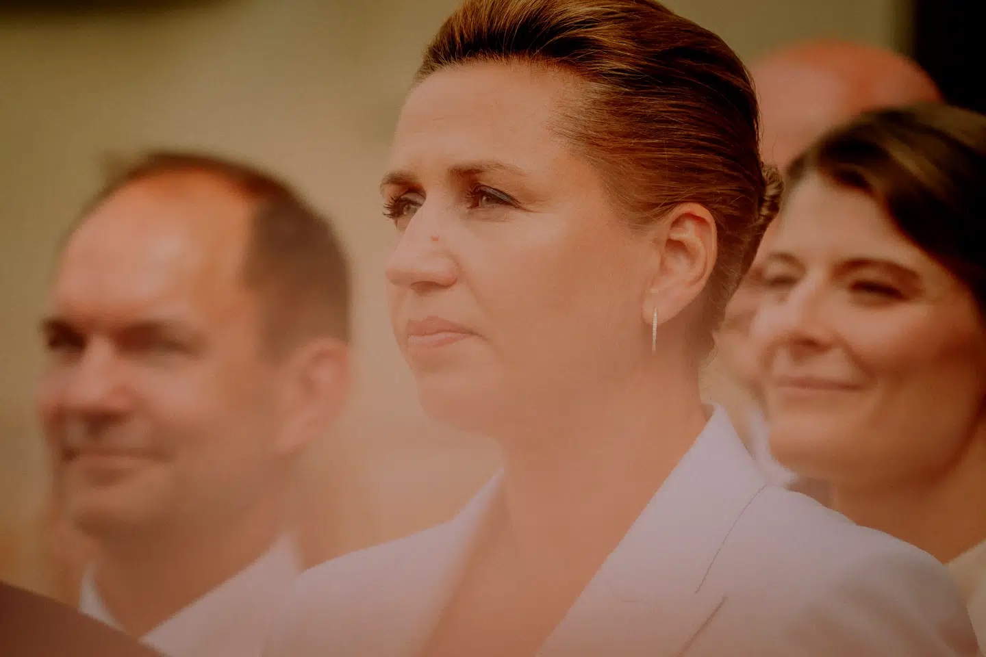 Statsminister Mette Frederiksen (S) har sat gang i en større intern magtkamp i Socialdemokratiet. Tirsdag forløb udnævnelsen af nye ordfører uden stor dramatik, men lige under overfladen lurer konflikten stadig.