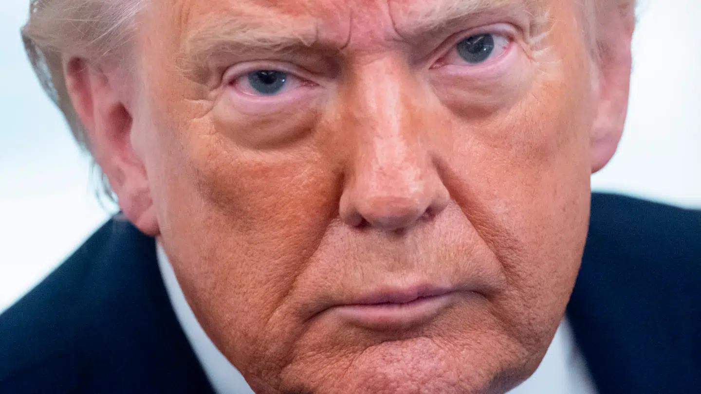 USAs præsident, Donald Trump, er langt fra tilfreds med, at en amerikansk helikopter styrtede ned.