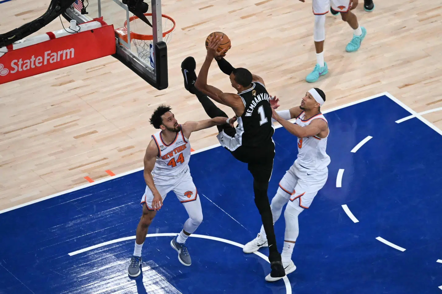 Victor Wembanyama og San Antonio Spurs slog tilbage i tredje finalekamp mod New York Knicks.