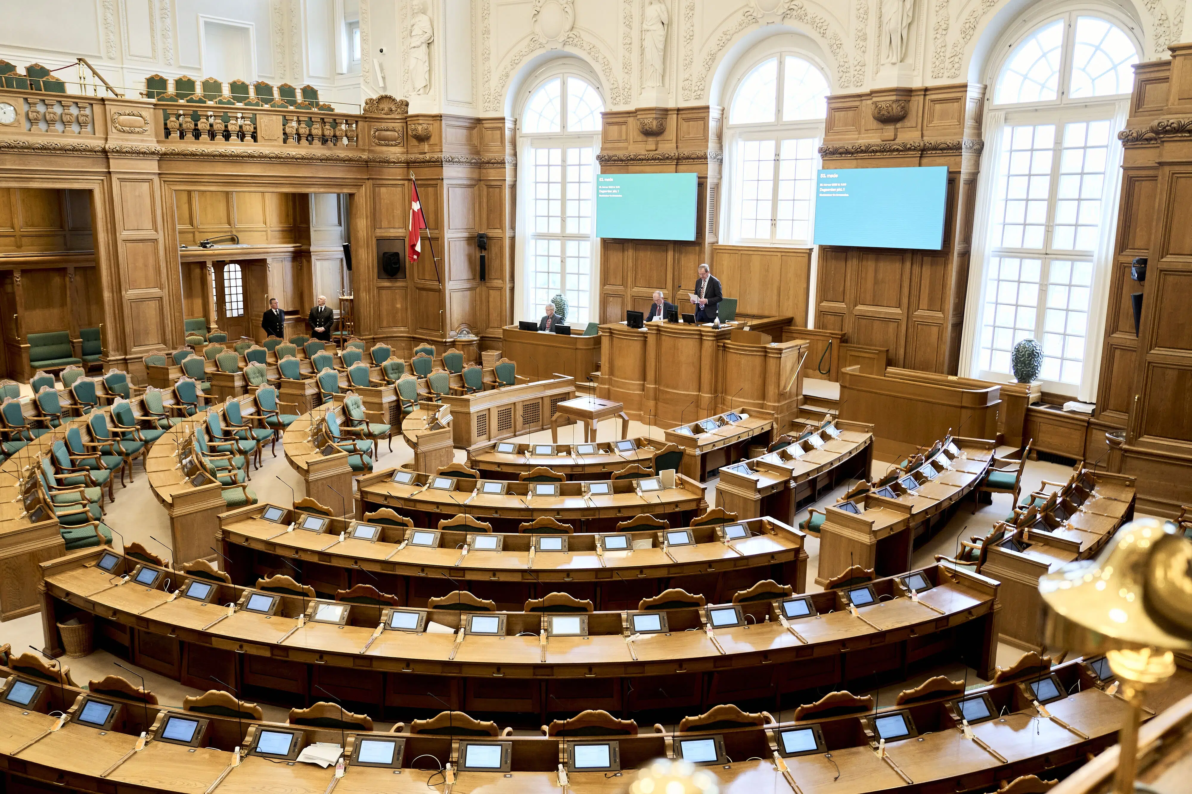 Resterende poster er uddelt på færre udvalg i Folketinget