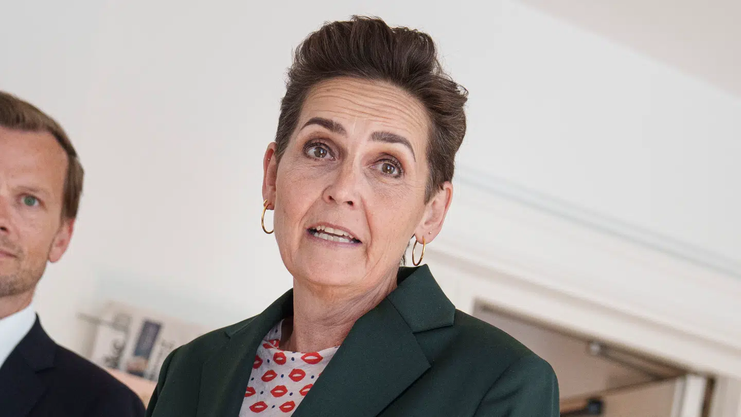 Pia Olsens Dyhrs valg af personlig rådgiver har sat ild til en hemmeligholdt #MeToo-sag i partiet.