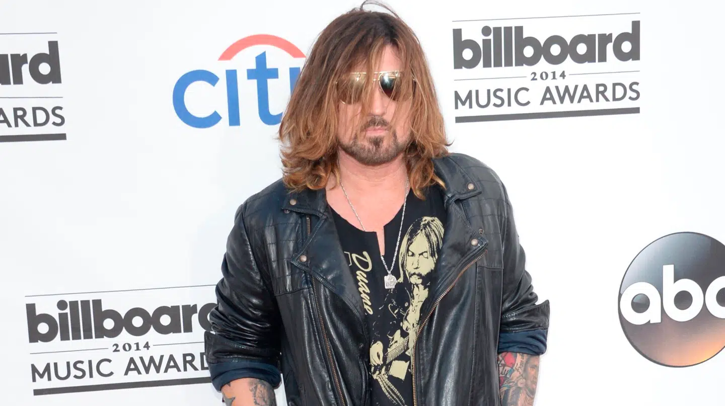 Billy Ray Cyrus åbner nu op for en hård tid i sit liv, hvor han var ved at miste livet.