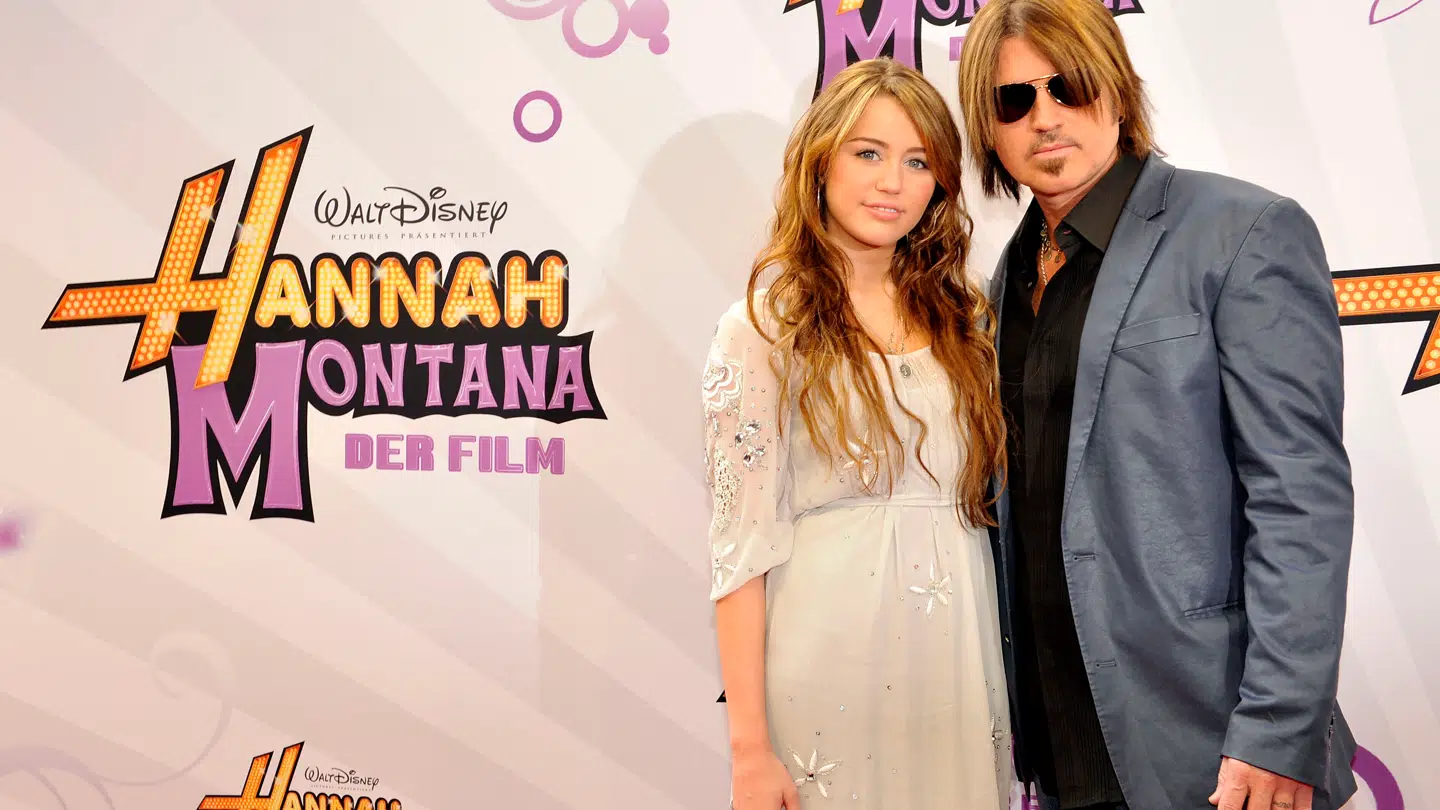 Miley Cyrus og hendes far, Billy Ray Cyrus, spillede i den populære tv-serie 'Hannah Montana' far og fatter.