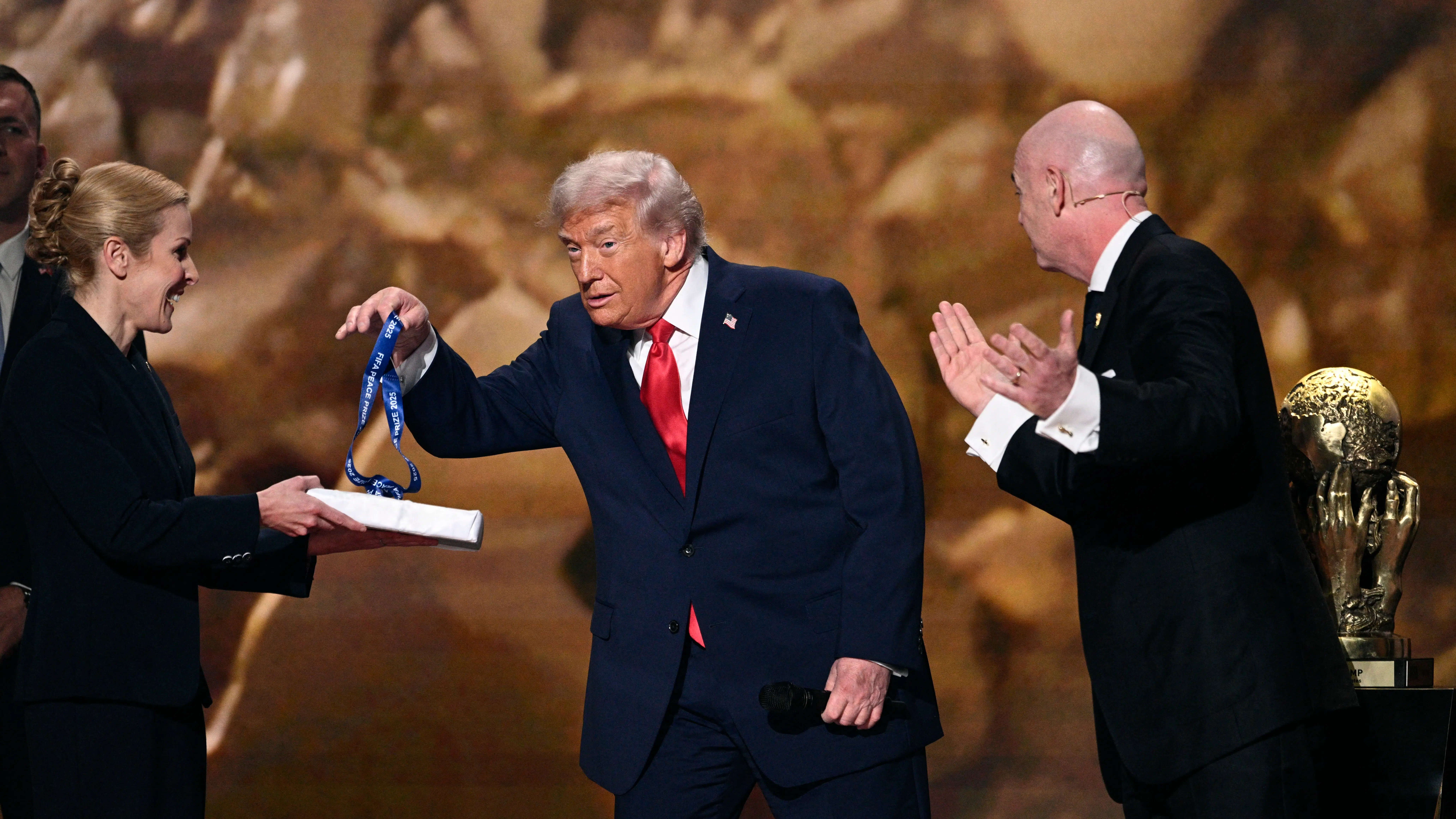 Ekspert spår kaos: De vil buhe af Trump